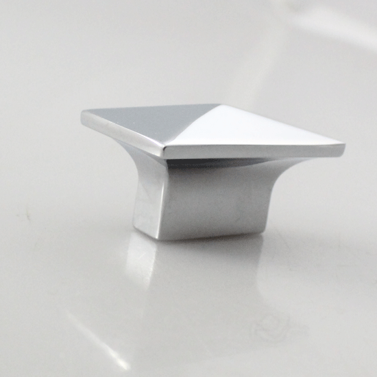 Bouton de réflexion K-420 - Nickel satiné, fini chrome 